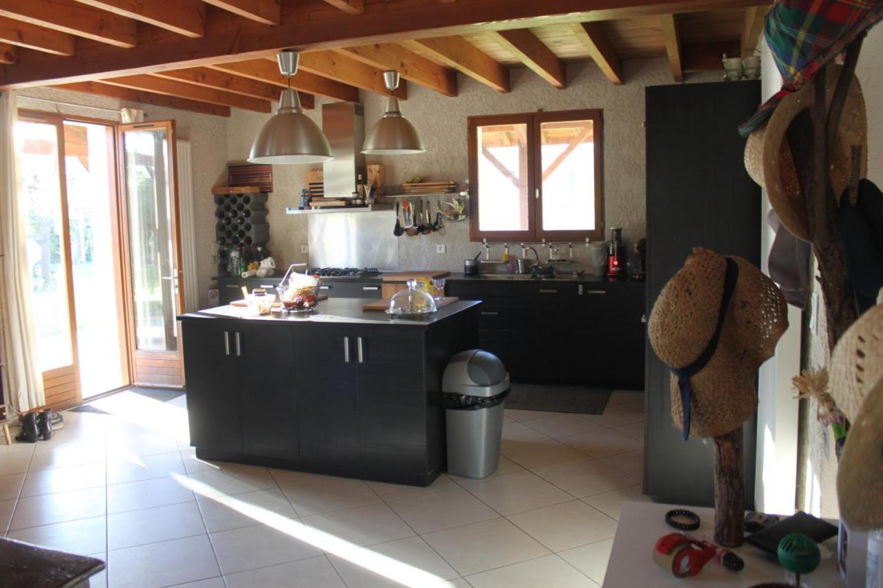 Villa Au Milieu Des Pins / Bord Du *