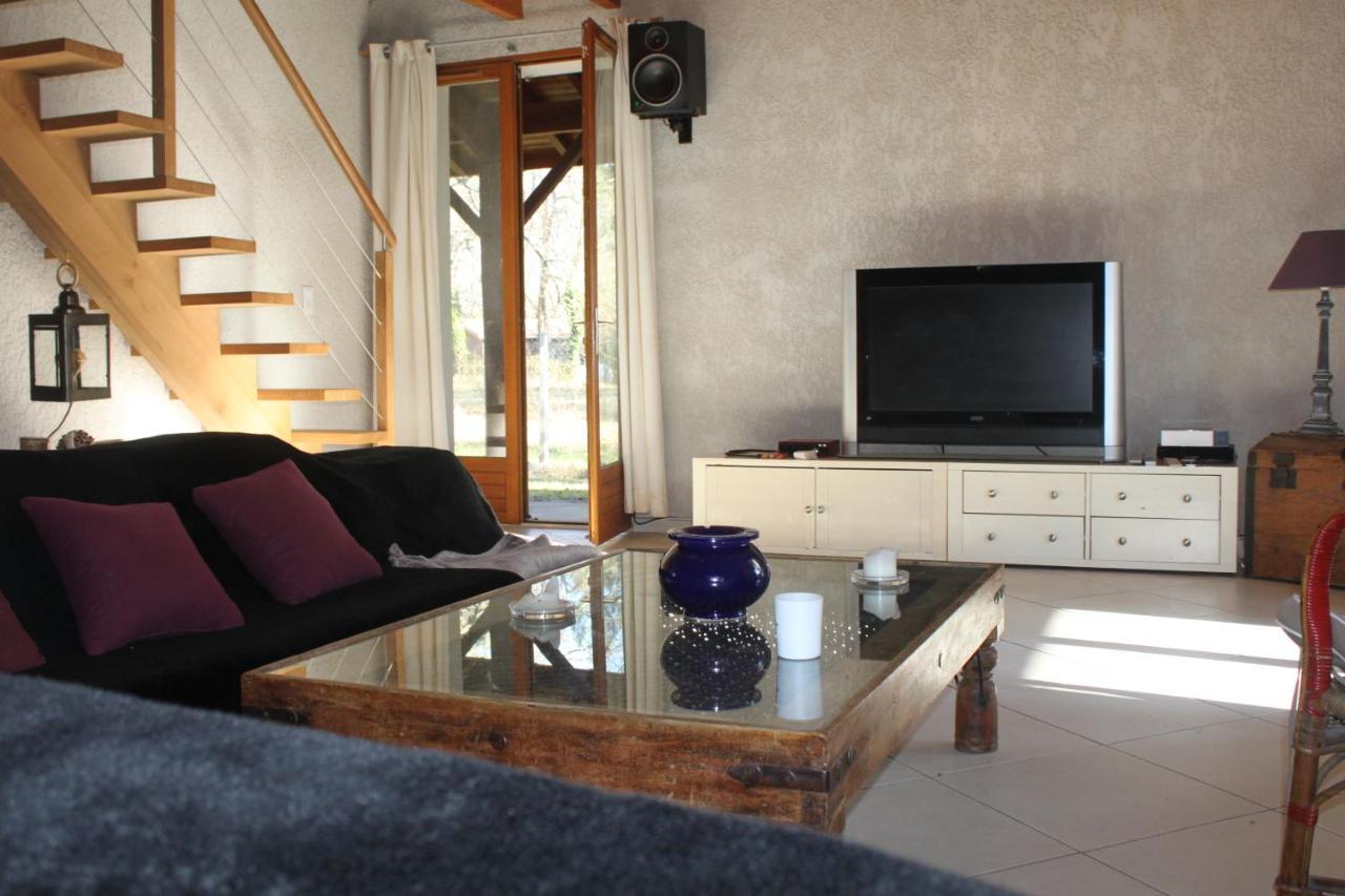 Villa Au Milieu Des Pins / Bord Du *